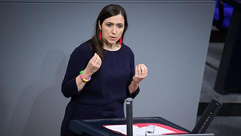 Die Gr&uuml;nen-Finanzpolitikerin Katharina Beck kritisiert den Stellenabbau. (Archivbild)
