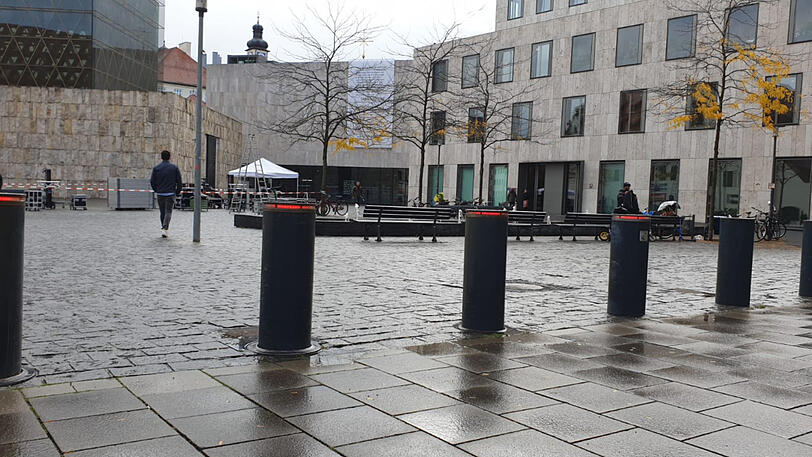 Das Gelände am Jakobsplatz ist mit ein- und ausfahrbaren Sicherheitspollern geschützt.