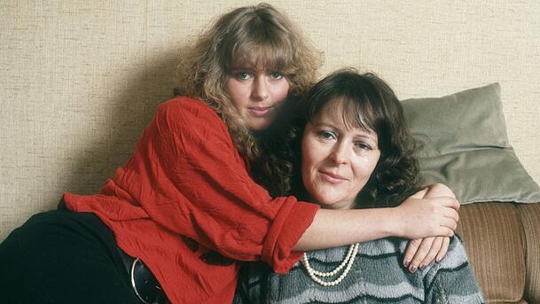 Karin Thaler mit ihrer Mutter Hedwig 1987.