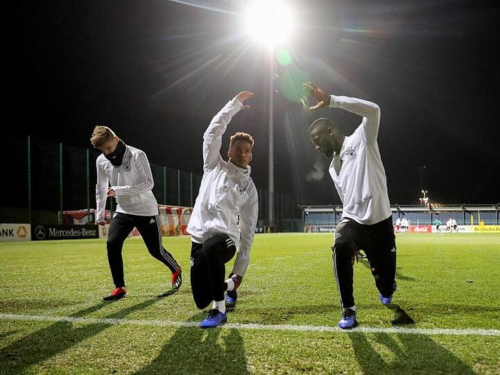 Die DFB-Spieler Timo Werner (l), Thilo Kehrer und Antonio Rüdiger beim Abschlusstraining.