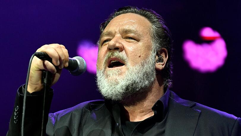 Mehr als ein Nebenjob: Russell Crowe singt auf der Bühne. Mehr als ein Nebenjob: Russell Crowe singt auf der Bühne.