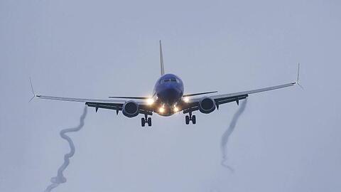 Eine Boeing 737 Max 8 der Southwest Airlines im Landeanflug auf Flughafen von Houston.