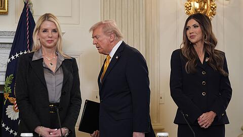 Bondi und Noem sind nicht mehr Teil von Trumps Regierung. (Archivbild)