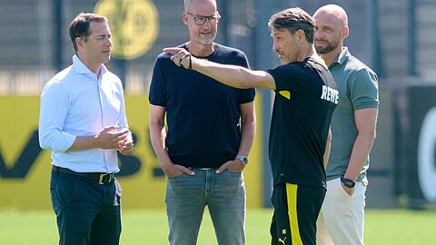 Die BVB-Bosse wollen das Team von Trainer Niko Kovac (2.v.r.) noch mal verst&auml;rken. (Archivbild)