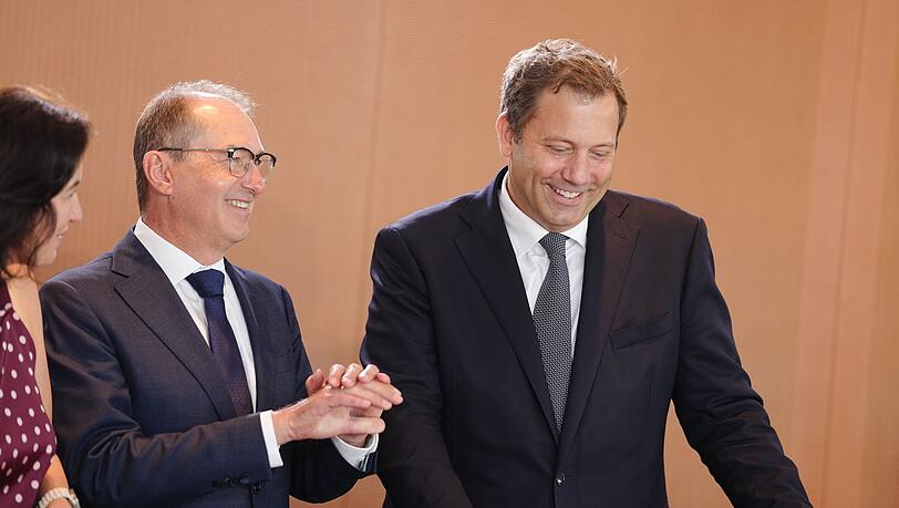 Klingbeil leitete als Vizekanzler das Kabinett - und setzte gleich mehrere seiner Gesetze auf die Tagesordnung.