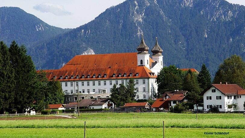 "Ein idealer Ort für Gemeinschaft": Das Kloster Schlehdorf gehört bald einer Münchner Wohnungsbaugenossenschaft.