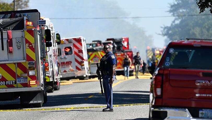 In einer Kirche in den USA gab es Schüsse und einen Brand - mehrere Menschen sind gestorben. In einer Kirche in den USA gab es Schüsse und einen Brand - mehrere Menschen sind gestorben.