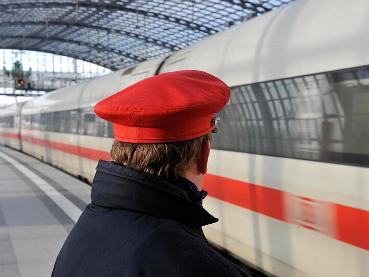 Fahrgast-Rekord bei der Deutschen Bahn im vergangenen Jahr.