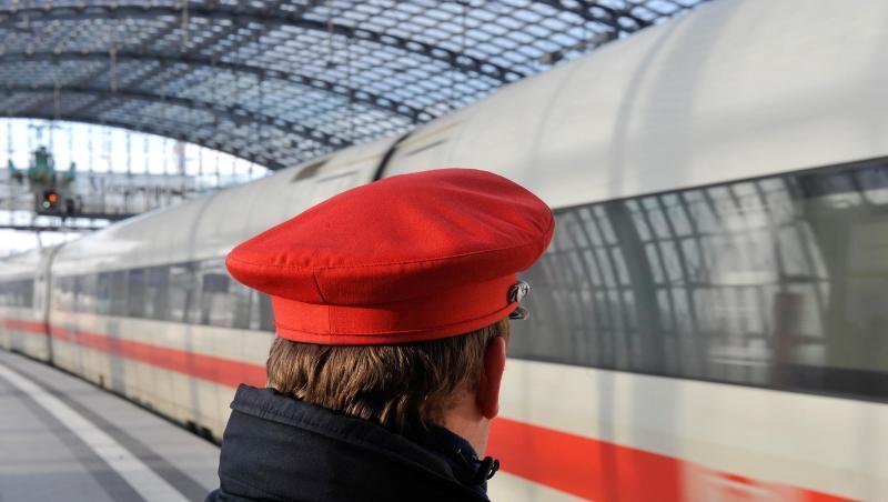 Fahrgast-Rekord bei der Deutschen Bahn im vergangenen Jahr. Fahrgast-Rekord bei der Deutschen Bahn im vergangenen Jahr.