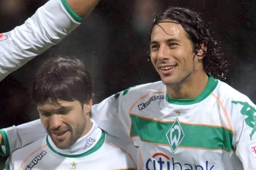 Jetzt müssen sie zahlen: Bremens Diego (links) und Claudio Pizarro.