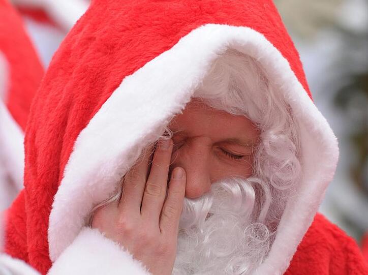 Müder Weihnachtsmann. Klar, wo er doch immer mehr zu tun hat