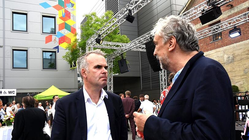 Stadtkämmerer Christoph Frey im Gespräch mit Christian Stückl, dem Intendanten des Volkstheaters München. Stadtkämmerer Christoph Frey im Gespräch mit Christian Stückl, dem Intendanten des Volkstheaters München.