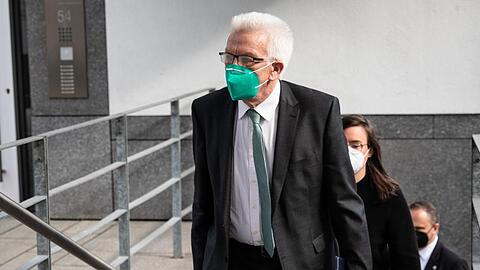 Ministerpräsident Kretschmann. Der grünen Zusage an die CDU war eine harte Belastungsprobe vorausgegangen.