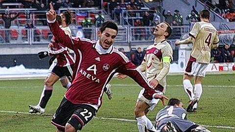 &bdquo;Ich gehe davon aus, dass es auf den Rängen richtig gut abgehen wird&ldquo;: Ob Ilkay Gündogan das bei seinem Comeback von Anfang an auf dem Platz erleben wird, ließ Trainer Hecking noch offen.