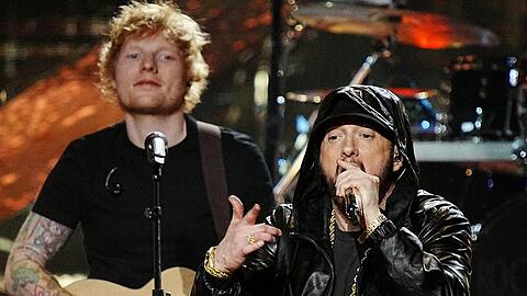 Ed Sheeran und Eminem 2022 gemeinsam auf der Bühne.