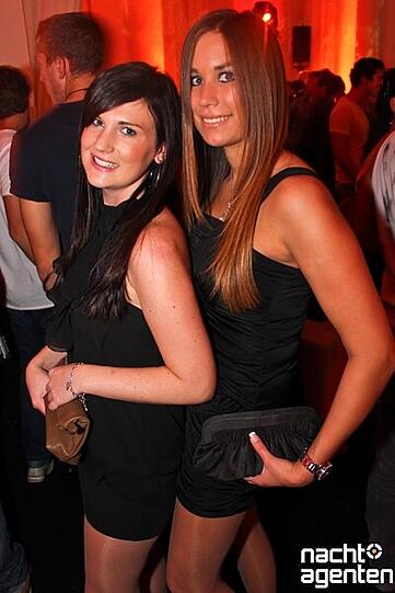 Rococo Halloween Clubbing im 8 Seasons. Mehr Bilder unter: www.nachtagenten.de.