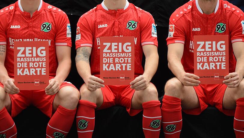 Es geht nicht nur darum, Plakate hochzuhalten, sagt Jimmy Hartwig. Es geht nicht nur darum, Plakate hochzuhalten, sagt Jimmy Hartwig.