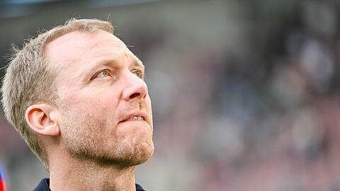Sportdirektor Benni Weber hat f&uuml;r Augsburg einen neuen St&uuml;rmer gefunden. (Archivbild)