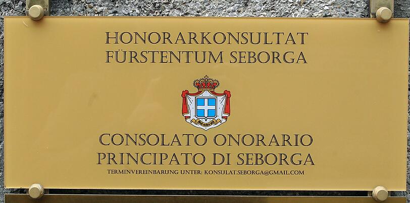 Das Schild am Eingang macht auch was her. Foto: Schramek