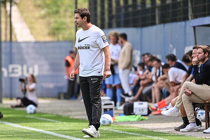 Die Zeit läuft gegen die Löwen: Für Trainer Argirios Giannikis und den TSV 1860 steht in bereits einer Woche der Drittliga-Auftakt gegen Saarbrücken auf dem Programm. Eine fixe Startelf ist noch nicht gefunden.