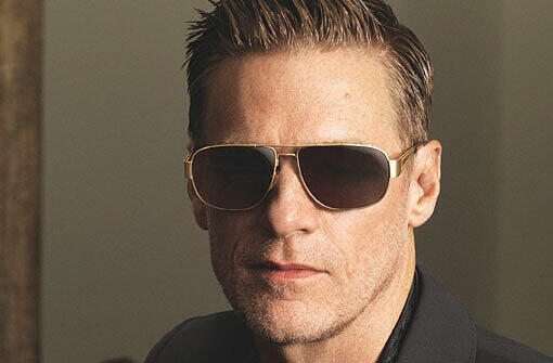 Cooler Durchblick mit Titanflex-Brille von Eschenbach: der kanadische Rock-Star Bryan Adams.