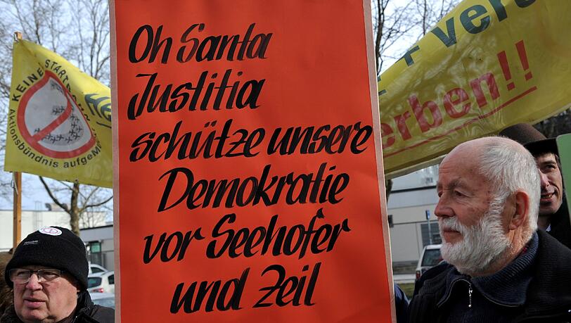Weitere Bilder von dem Protest vor dem Bayerischen Verwaltungsgerichtshof in München.