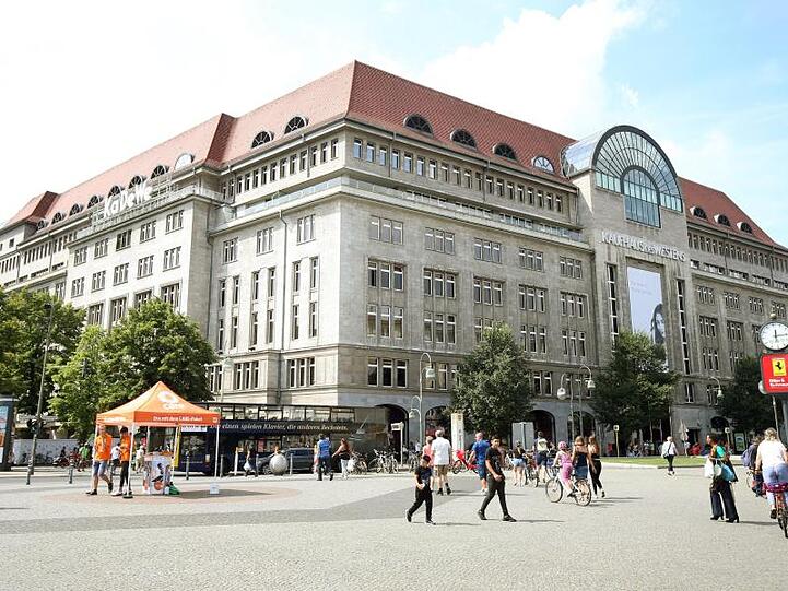 Vor allem Touristen aus Nicht-EU-Ländern wie China, Russland und den Golfstaaten shoppen gerne - auch, weil die Umsatzsteuer bei der Ausreise erstattet werden kann.