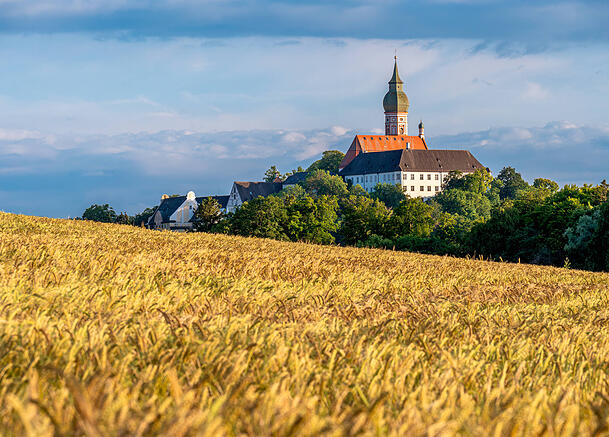 Der Münchner Jakobsweg führt auch zum Kloster Andechs. Der Münchner Jakobsweg führt auch zum Kloster Andechs.