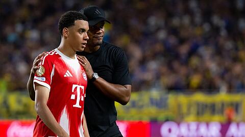 Vincent Kompany (re.) wird gegen Flamengo wieder auf Jamal Musiala setzen.