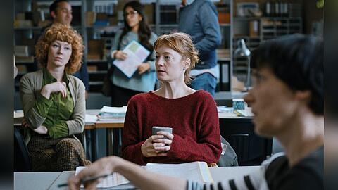 "Das Lehrerzimmer": Carla Nowak (Leonie Benesch, M.), eine junge Sport- und Mathematik-Lehrerin, f&auml;llt im Kollegium ihrer neuen Schule sofort durch ihren Idealismus auf.