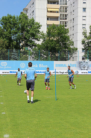 Hier gibt's Bilder vom offiziellen Trainingsauftakt der Löwen am vergangenen Samstag.