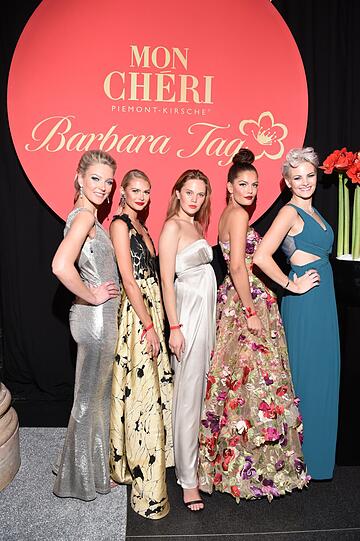 Victoria Jancke, Darya Strelnikova, Pia Riegel, Vanessa Fuchs und Jennifer Hof