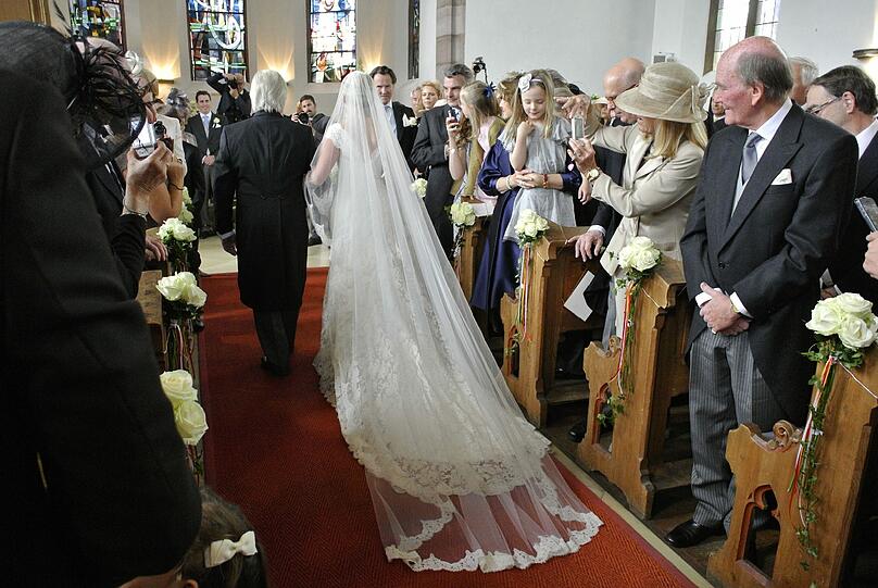 Sehe Sie hier weitere Bilder der Hochzeit von Anton Andreas Graf von Faber-Castell und seiner Kate.