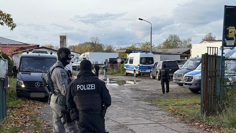 In Nauen wurde ein riesiges Drogenlabor ausgehoben. In Nauen wurde ein riesiges Drogenlabor ausgehoben.