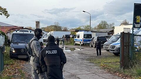 In Nauen wurde ein riesiges Drogenlabor ausgehoben.