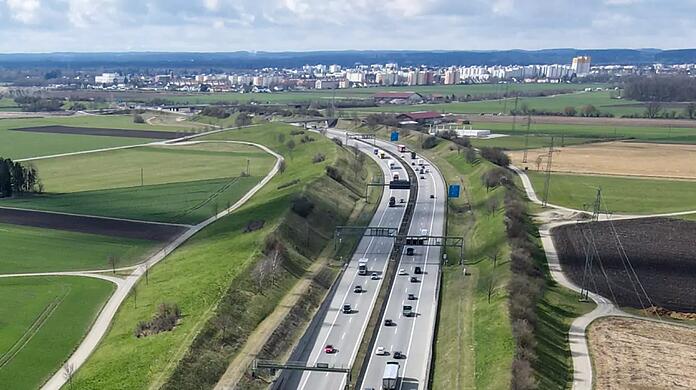 Die Autobahn A99 im Münchner Westen soll sechsspurig werden. Die Planungen dafür laufen bereits. Doch bis zum Baubeginn vergehen noch ein paar Jahre.