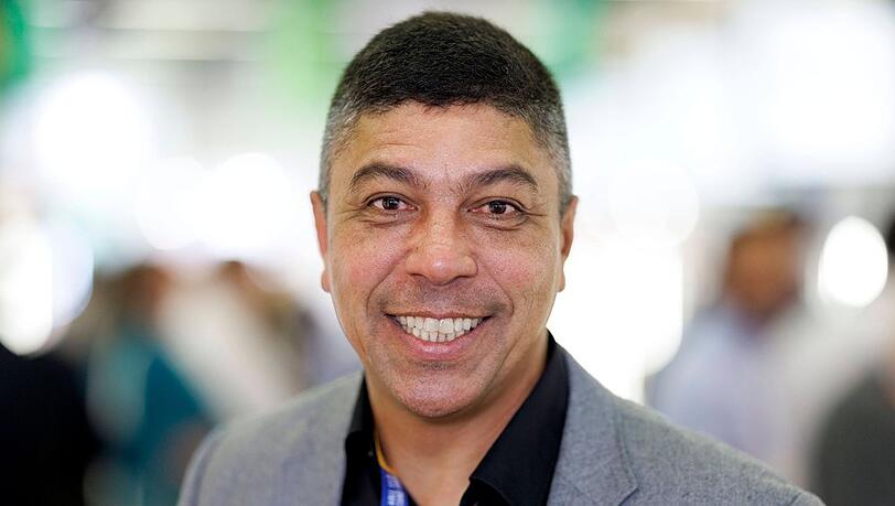 Giovane Elber machte die Geburt seines ersten Enkelkindes auf Instagram öffentlich. Giovane Elber machte die Geburt seines ersten Enkelkindes auf Instagram öffentlich.
