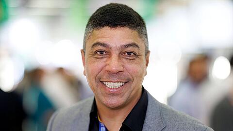 Giovane Elber machte die Geburt seines ersten Enkelkindes auf Instagram öffentlich. Giovane Elber machte die Geburt seines ersten Enkelkindes auf Instagram öffentlich.
