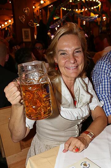 Susanne Porsche im Schützenzelt.