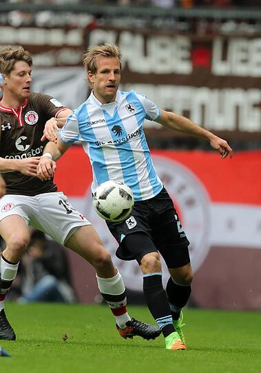 STEFAN AIGNER NOTE 3: Der Urlöwe ist zurück - und zwar nicht mehr nur rein physisch. Starker Querpass vor dem 1:0, insgesamt stark formverbessert, wenngleich er immer mehr abbaute.