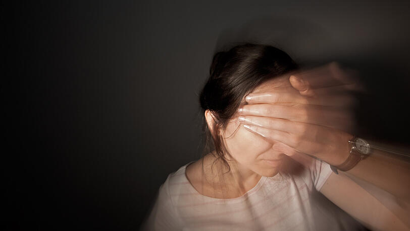 Kopfschmerzen behandeln - ganz ohne Pillen und Medikamente. Die AZ erklärt, wie's funktioniert. (Symbolbild) Kopfschmerzen behandeln - ganz ohne Pillen und Medikamente. Die AZ erklärt, wie's funktioniert. (Symbolbild)