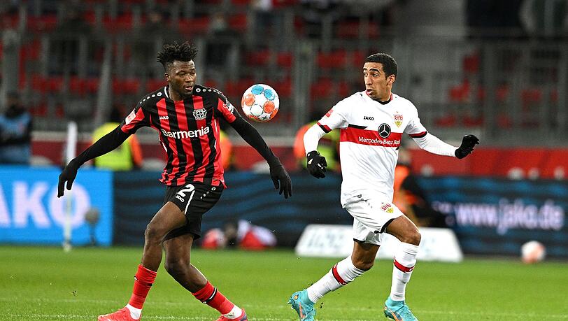 Der VfB setzt auf Tiago Tomas (r).