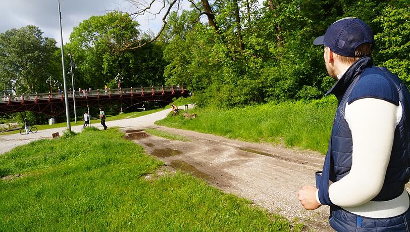 An dieser Stelle am Isarradweg kommt es zum Unfall: Jens Gs Arm steckt nach wie vor in einer Schlinge