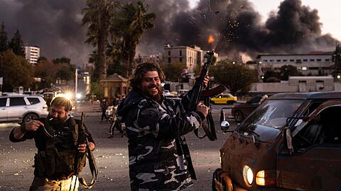 In Syrien mischt sich feierliche Stimmung mit Sorge vor neuer Gewalt im Land.