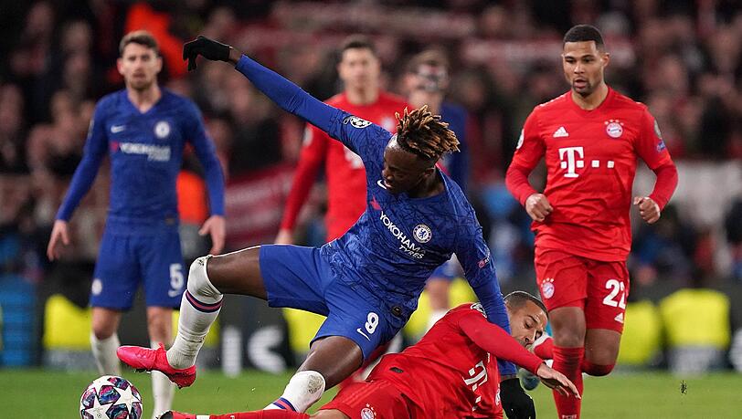 Giftig in den Zweikämpfen: Unter Hansi Flick erfüllt Thiago auch seine Defensiv-Aufgaben. Giftig in den Zweikämpfen: Unter Hansi Flick erfüllt Thiago auch seine Defensiv-Aufgaben.