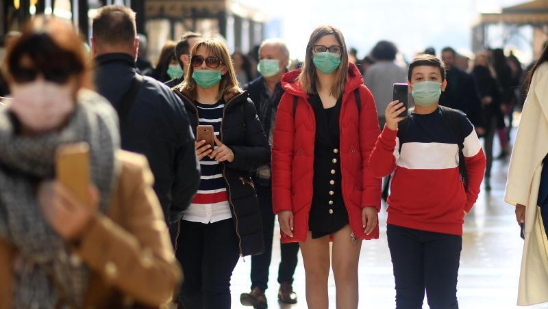 Menschen tragen zur Prävention vor dem Coronavirus einen Mundschutz. Foto: Daniele Mascolo/XinHua/dpa/Archiv Menschen tragen zur Prävention vor dem Coronavirus einen Mundschutz. Foto: Daniele Mascolo/XinHua/dpa/Archiv