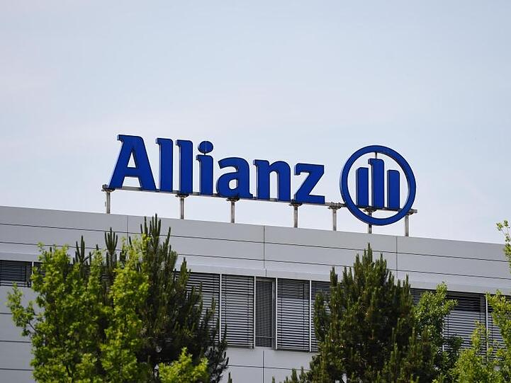 Das Logo der Allianz, aufgenommen auf einem Gebäude auf dem Gelände des Versicherungskonzerns in Unterföhring. Foto: Andreas Gebert/Archiv