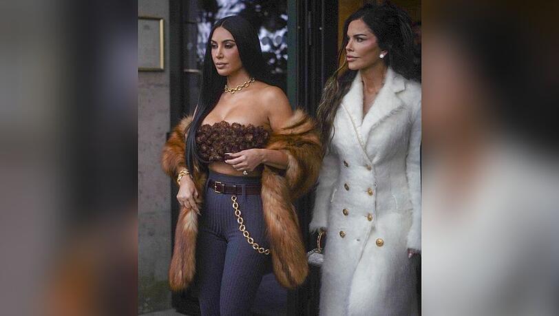 Lauren Sánchez (r.) mit Kim Kardashian in Paris.