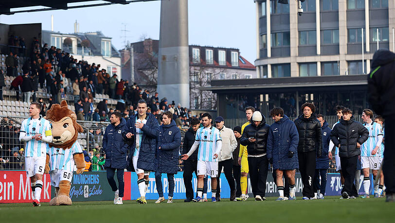 Der TSV 1860 spielt 2:2 gegen Alemannia Aachen. Der TSV 1860 spielt 2:2 gegen Alemannia Aachen.