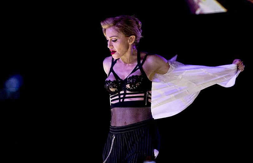 Auf ihrer "MDNA World tour" zeigt sich Madonna so sexy wie in alten Zeiten - und keine Zweite versteht es so gut wie sie, mit ihren körperlichen Reizen zu provozieren...
